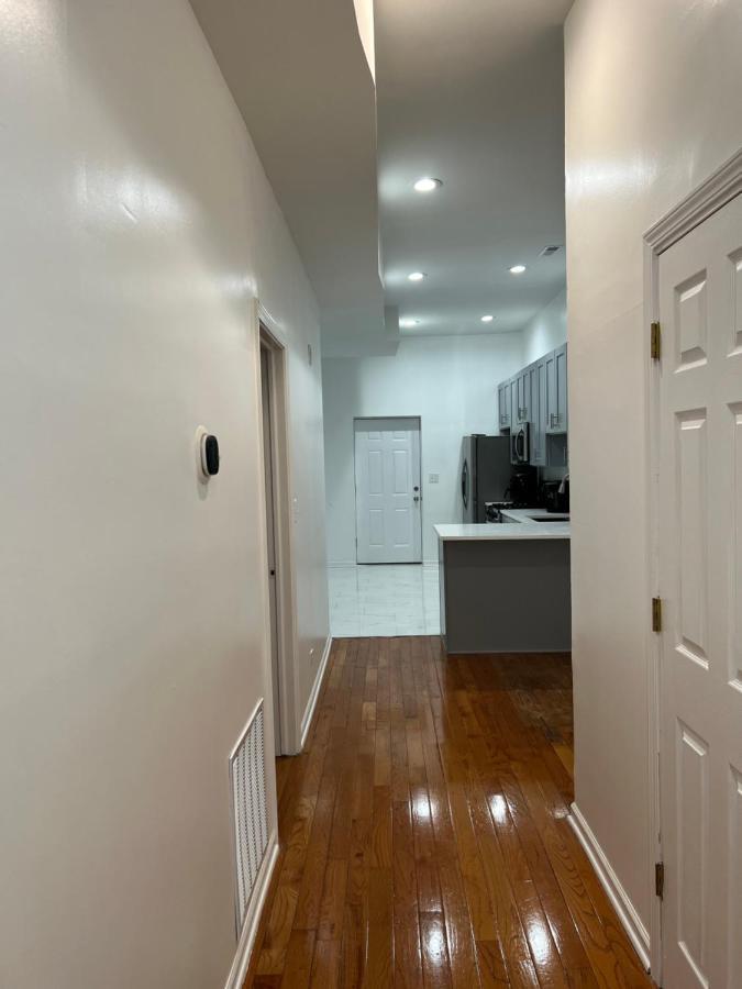 Adorable 2 Bedroom Apartment With Free Street Parking Chicago Kültér fotó