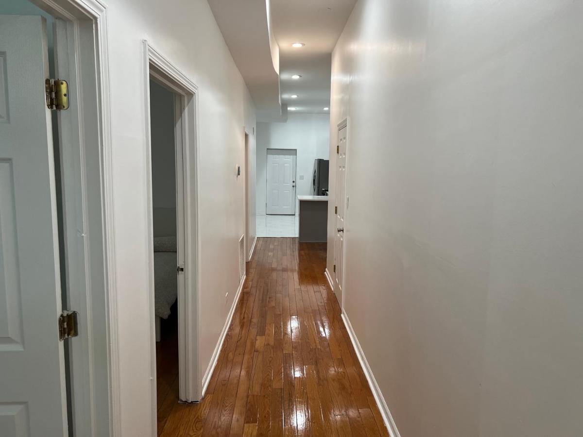 Adorable 2 Bedroom Apartment With Free Street Parking Chicago Kültér fotó