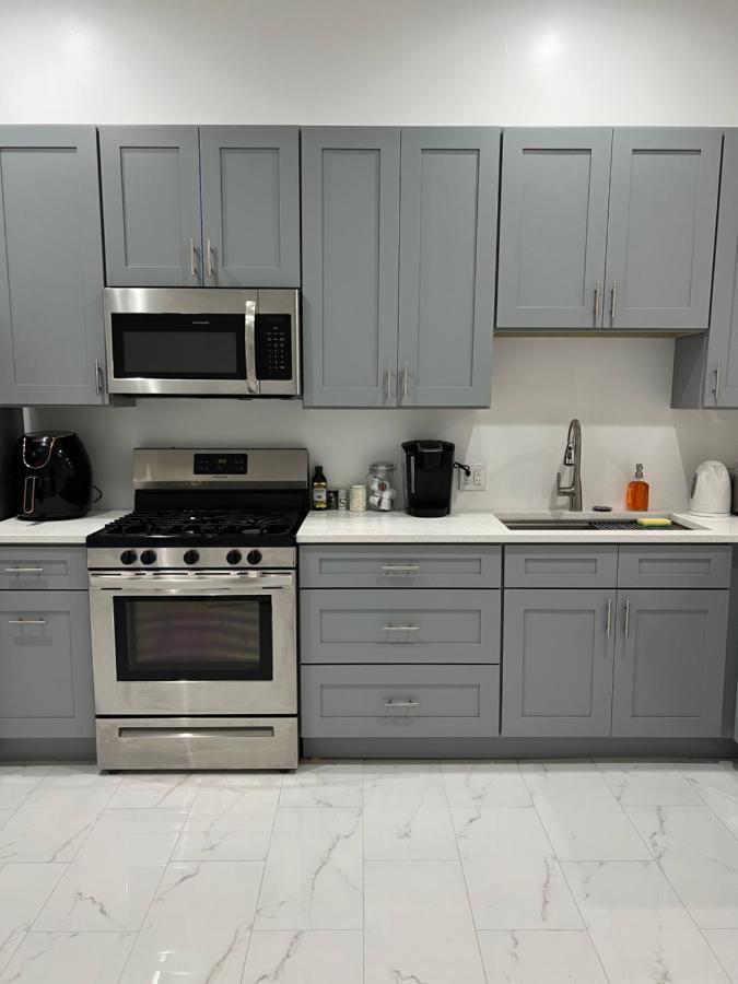 Adorable 2 Bedroom Apartment With Free Street Parking Chicago Kültér fotó
